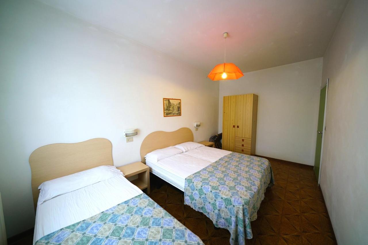 Residence 3 D Lido di Spina Luaran gambar