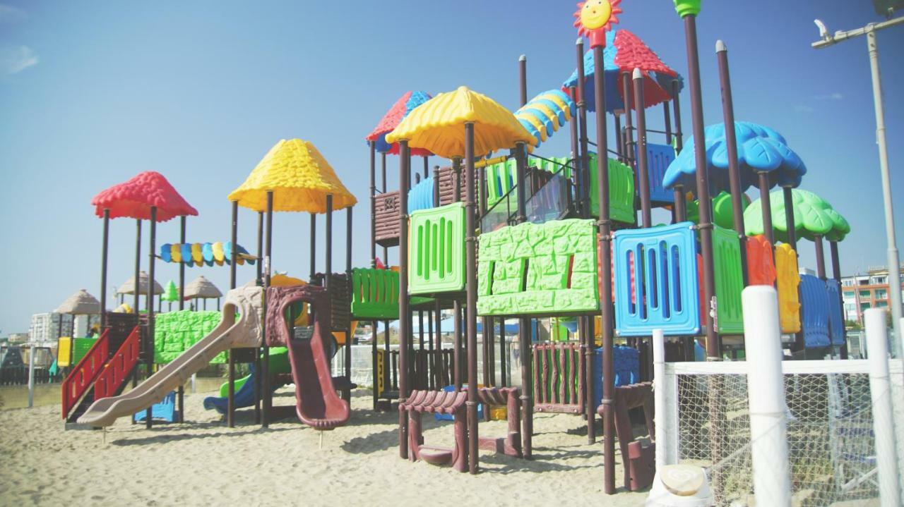 Residence 3 D Lido di Spina Luaran gambar